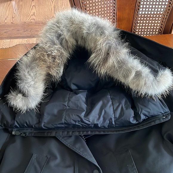 Canada Goose Jacket - Picture 11 of 11